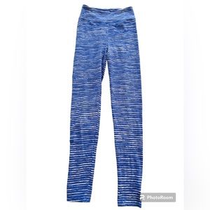 SO Yoga size XS. Blue and white stripe leggings